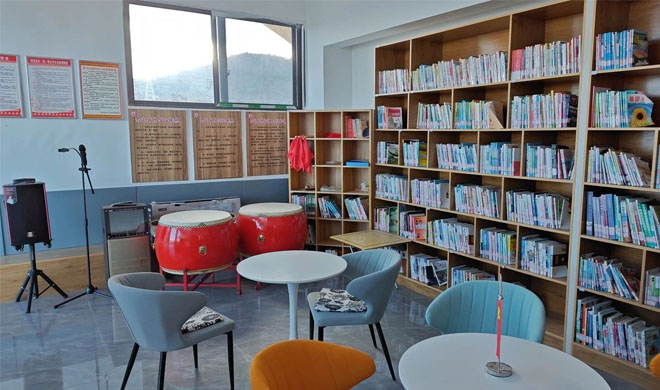 人生就是搏官网援建的火普村文化活动室荣获“凉山州优秀农家书屋”称号